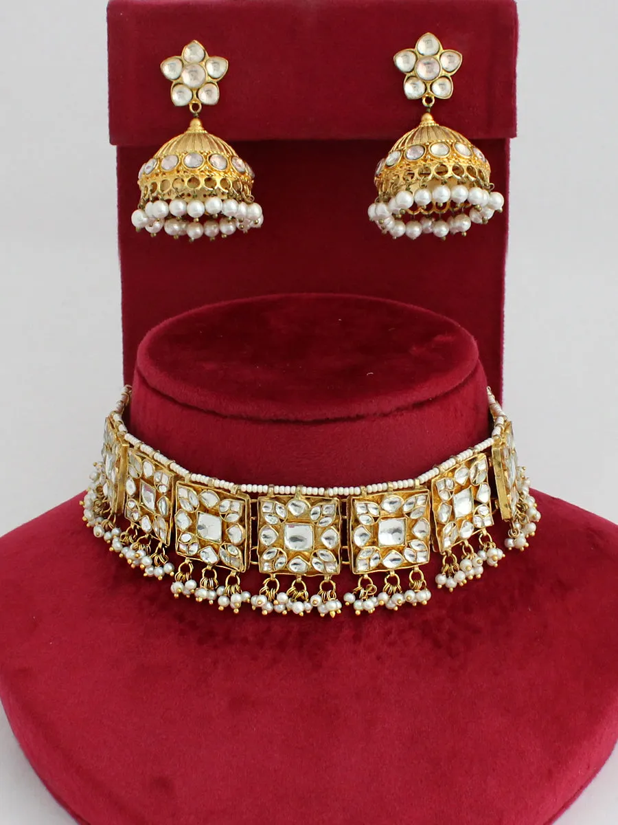 Aashvi Choker Necklace Set