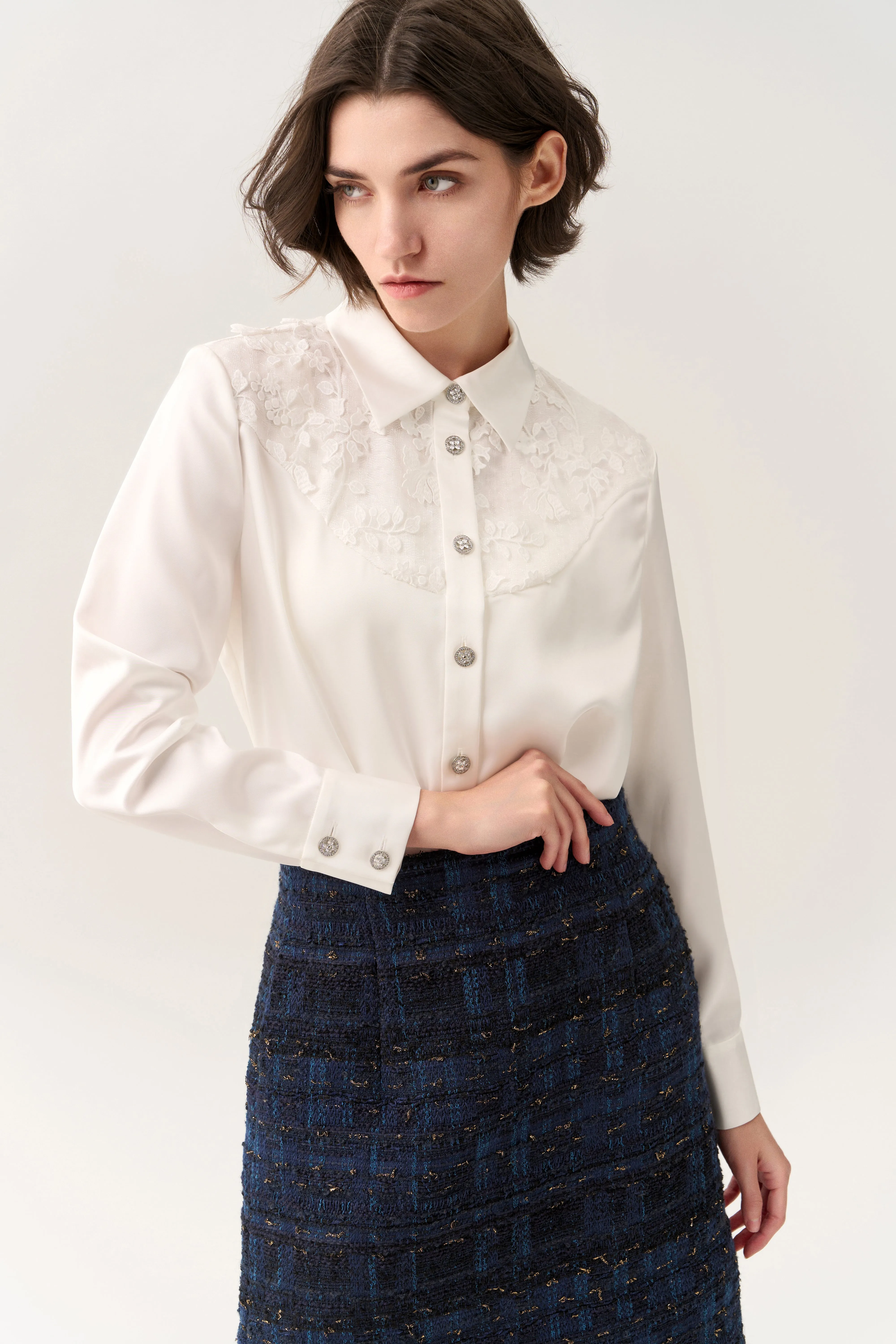 Lace-detail 3D Flower Crystal Button Shirt