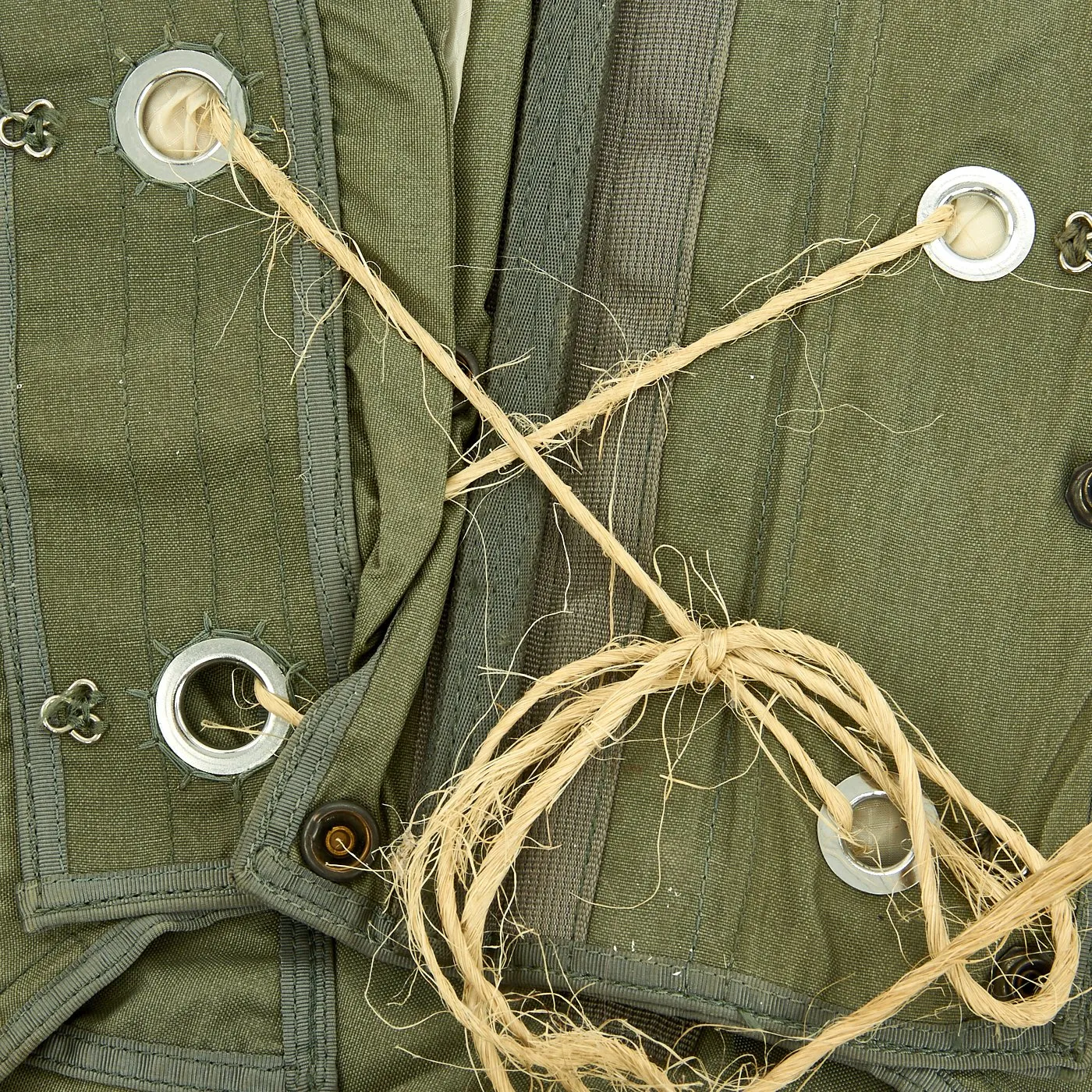 Original U.S. Vietnam War 1972 Dated Parachute Assembly with Harness and Chute