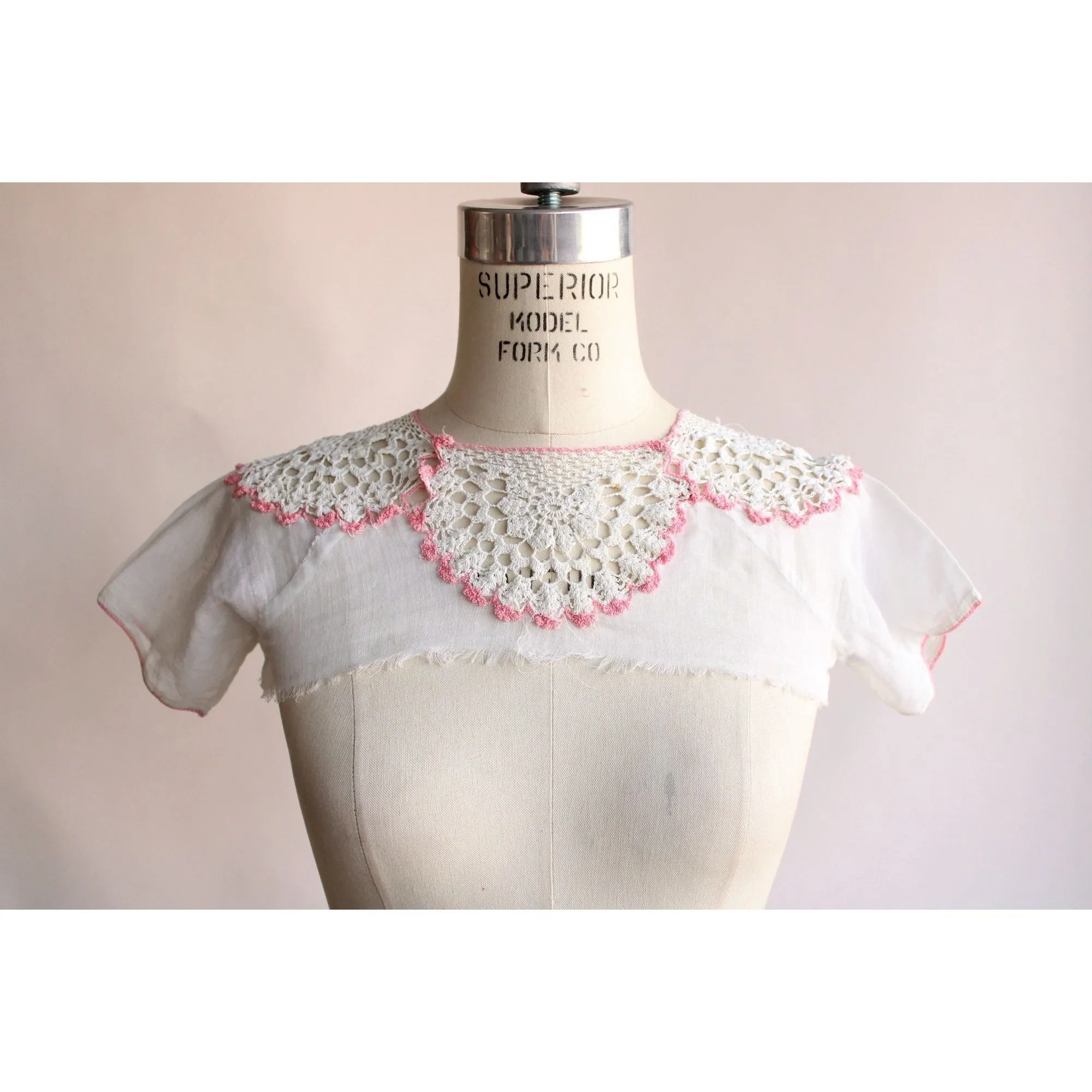 Vintage Edwardian White Crochet Lace Applique With Pink Trim