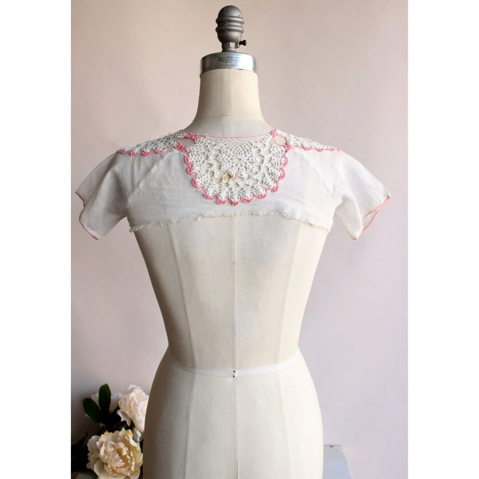 Vintage Edwardian White Crochet Lace Applique With Pink Trim